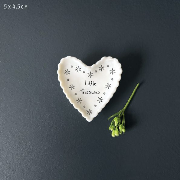 Little treasures - small scallop heart dish