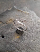 SILVER HUG RING ONE SIZE