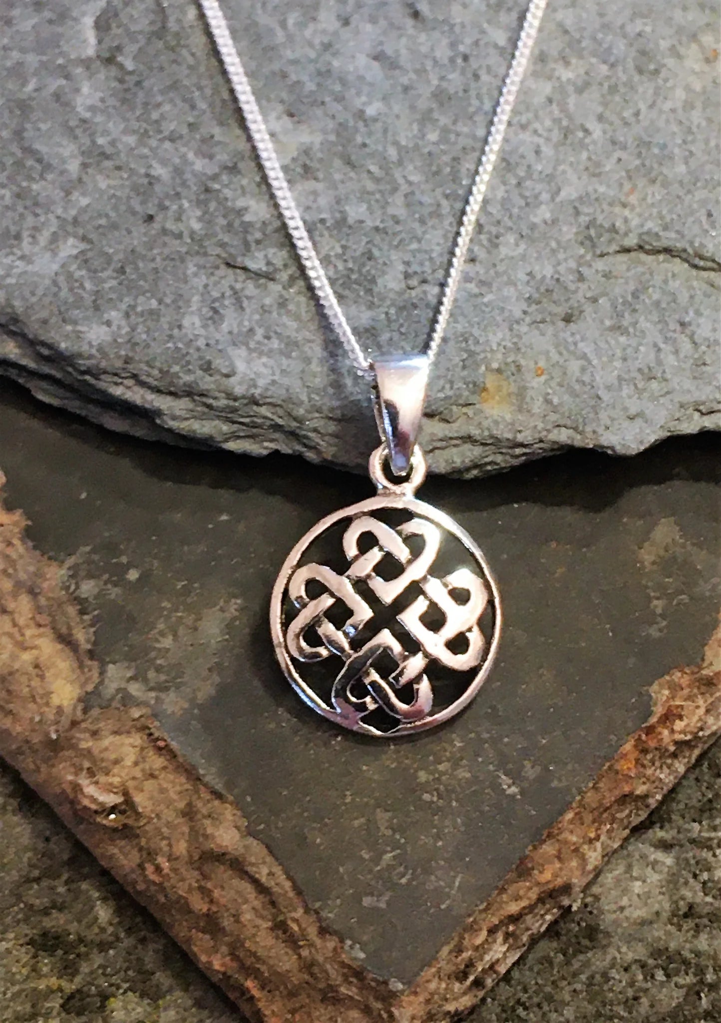 Silver round celtic pendant