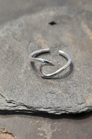 Silver wave toe ring